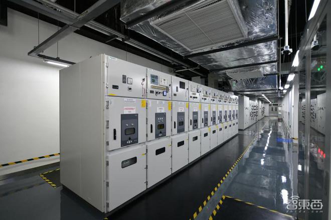 文心一言背后的力量:揭秘百度智算中心为生成式AI提供底层支撑的科技密码 文心一言背后的力量:揭秘百度智算中心为生成式AI提供底层支撑的科技密码