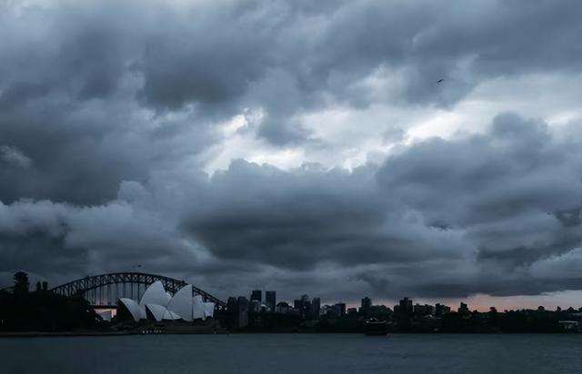 ChatGPT将引发澳洲“裁员潮”,大厂华人职员丢饭碗 ChatGPT将引发澳洲“裁员潮”,大厂华人职员丢饭碗