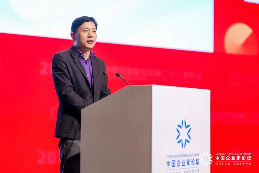 李彦宏携’文心一言’震撼亮相,AI新时代是否已来?市场反应如何? 李彦宏携’文心一言’震撼亮相,AI新时代是否已来?市场反应如何?