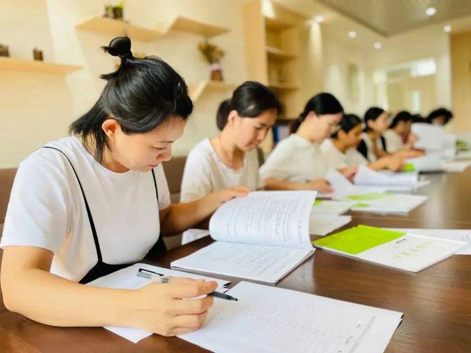 ChatGPT：颠覆教育？还是人类新伙伴？🔥