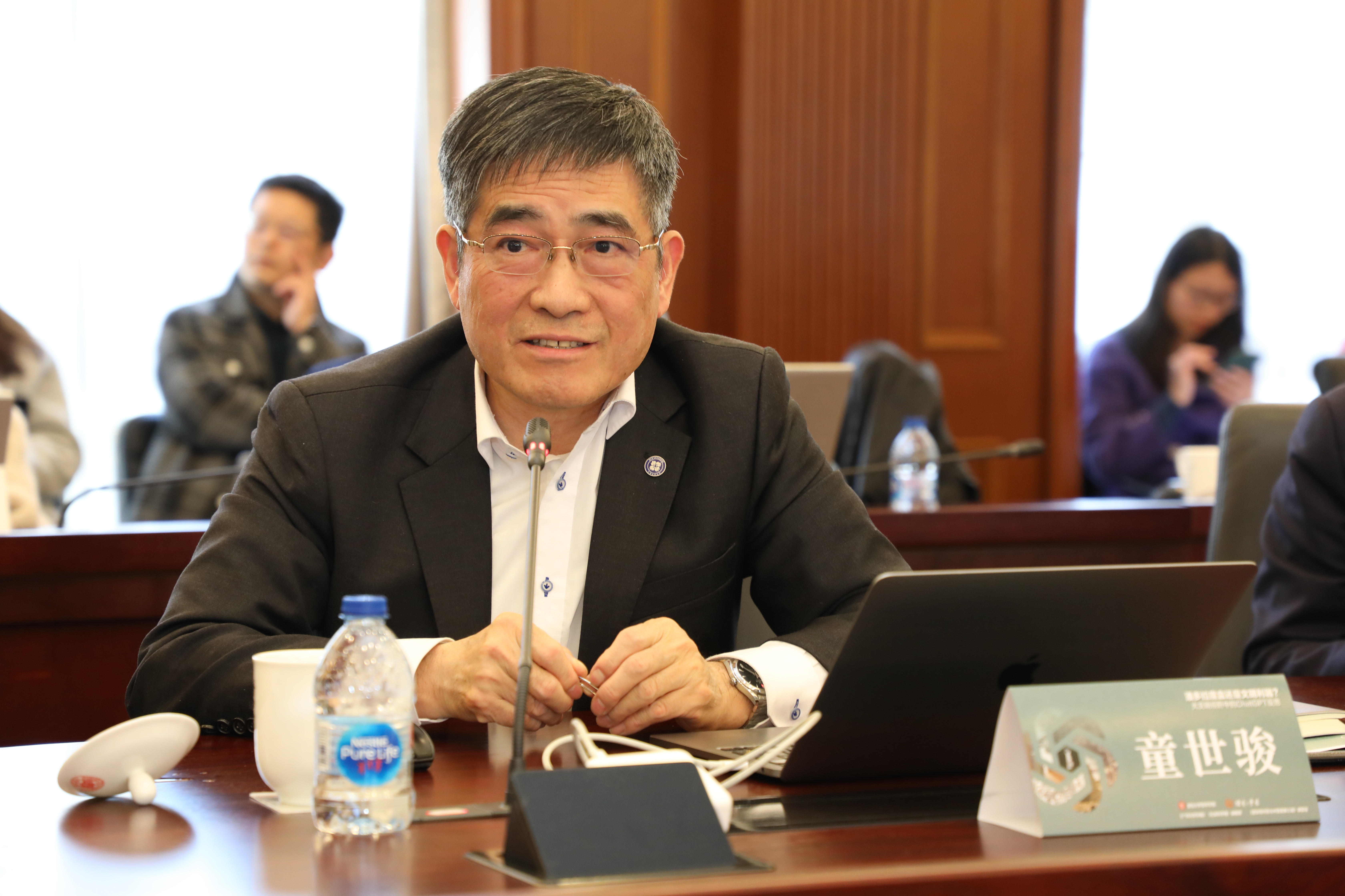 ChatGPT：文明利刃还是潘多拉？哲学学者共探未来影响