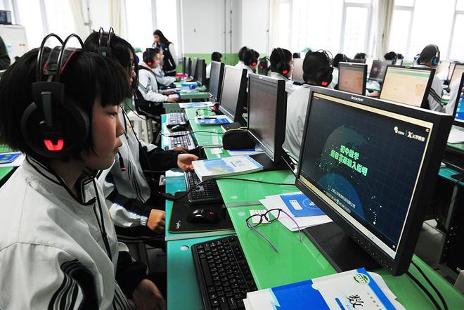 ChatGPT掀起教育风暴，学生、教师该如何应对？