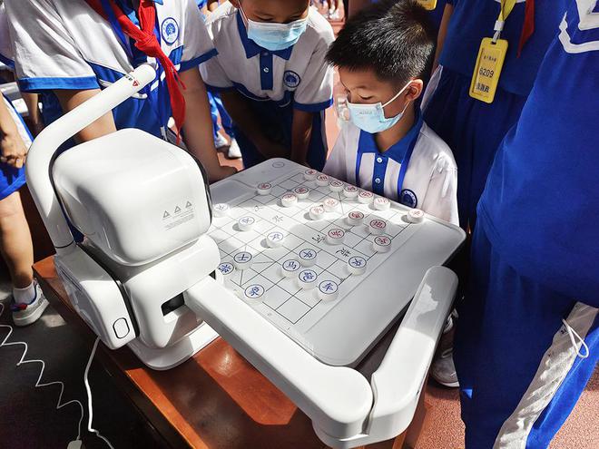 ChatGPT掀起教育风暴，学生、教师该如何应对？