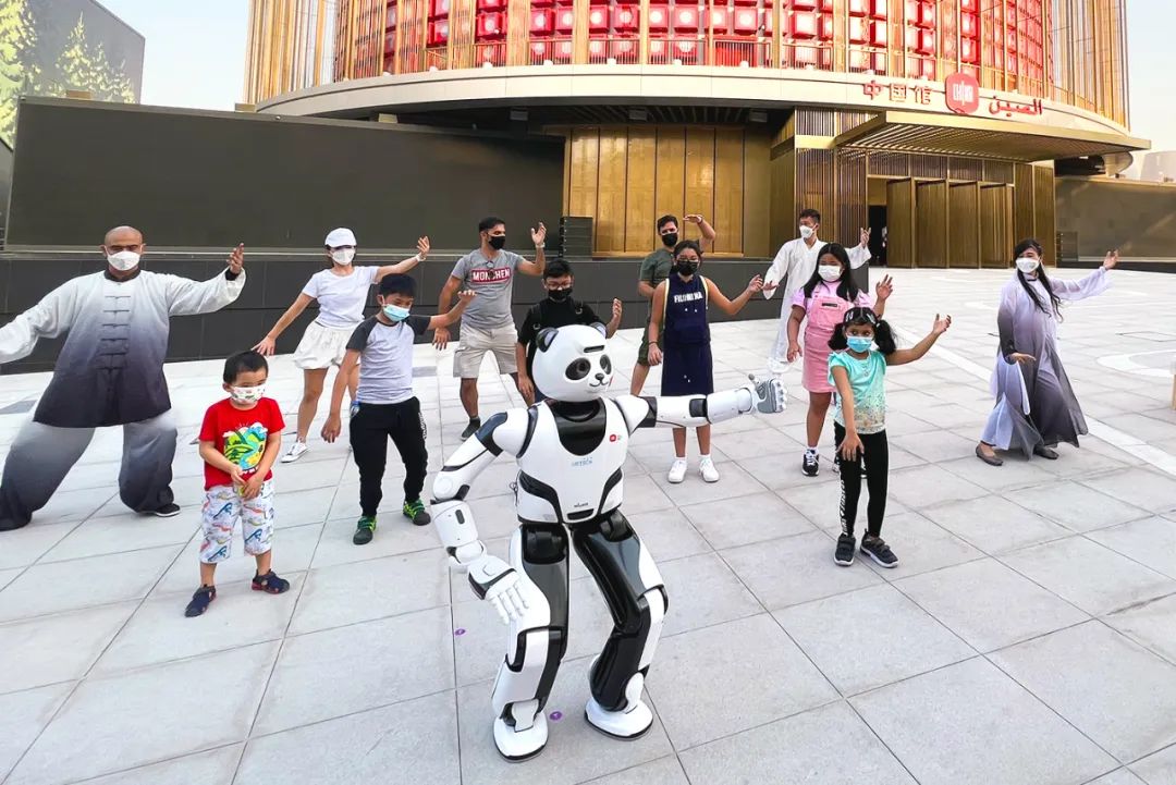 ChatGPT“铸魂”：人形机器人“进化论”