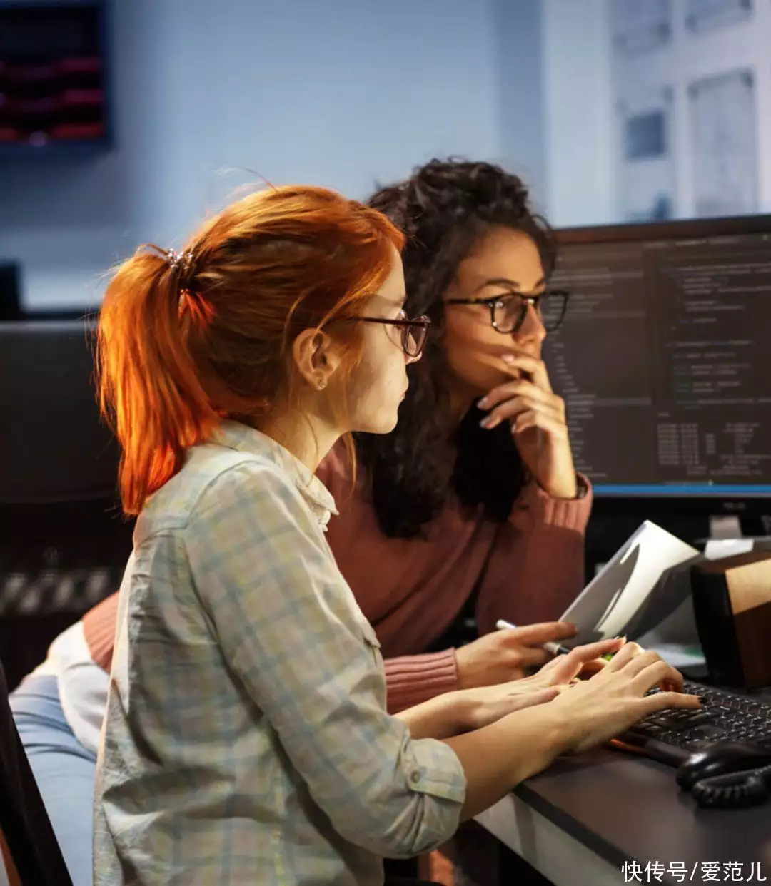 「ChatGPT 焦虑症」在蔓延,我最怕的不是被 AI 取代辛芷蕾X感写真上线,一袭亮片紧身裙,气质优雅妩媚动人 「ChatGPT 焦虑症」在蔓延,我最怕的不是被 AI 取代辛芷蕾X感写真上线,一袭亮片紧身裙,气质优雅妩媚动人