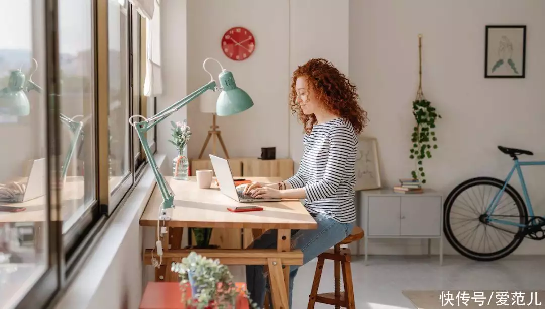 「ChatGPT 焦虑症」在蔓延,我最怕的不是被 AI 取代辛芷蕾X感写真上线,一袭亮片紧身裙,气质优雅妩媚动人 「ChatGPT 焦虑症」在蔓延,我最怕的不是被 AI 取代辛芷蕾X感写真上线,一袭亮片紧身裙,气质优雅妩媚动人