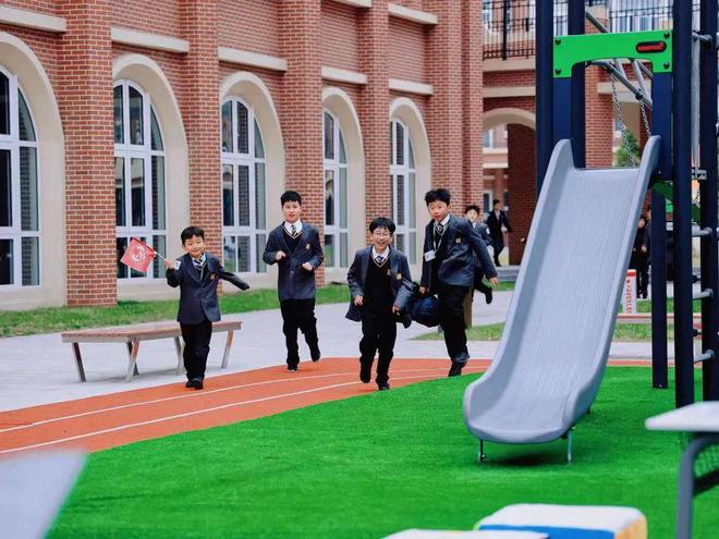 ChatGPT来了,教育的未来在哪里?教师们如何批判性地迎接挑战? ChatGPT来了,教育的未来在哪里?教师们如何批判性地迎接挑战?