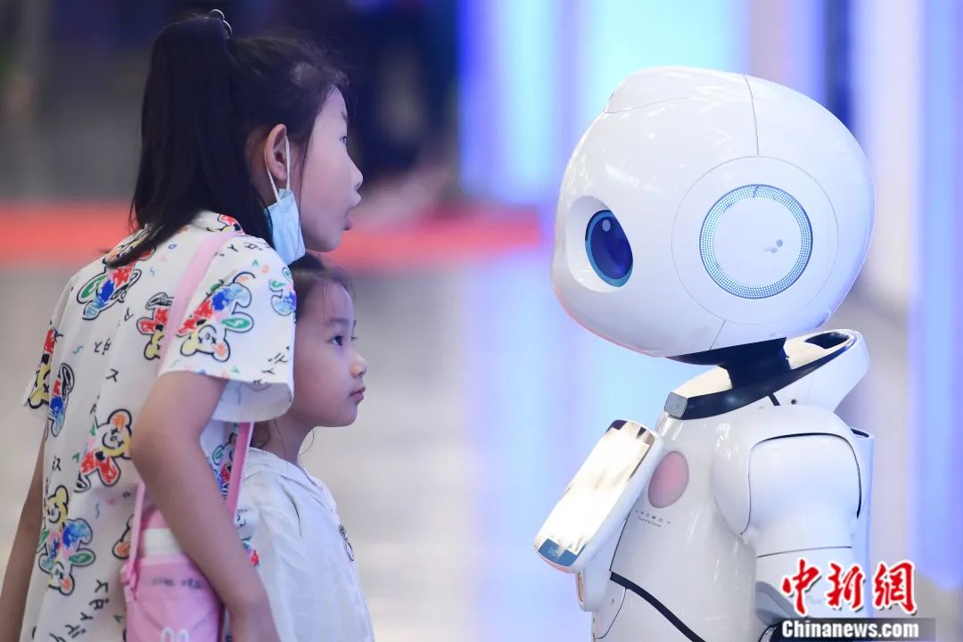 ChatGPT引领新纪元，人机共进的未来何以如此吸引？