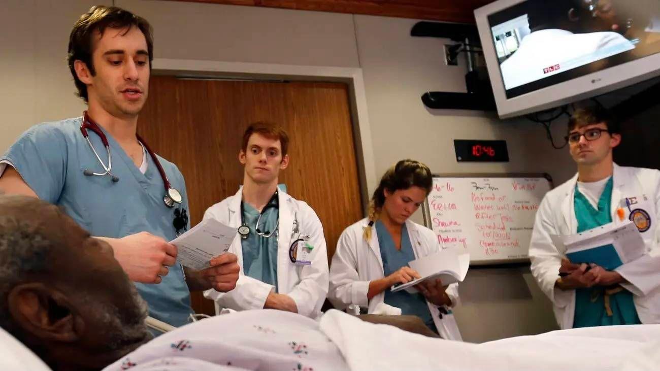 ChatGPT开启医疗新纪元?AI能否超越人类医生的同理心大挑战 ChatGPT开启医疗新纪元?AI能否超越人类医生的同理心大挑战