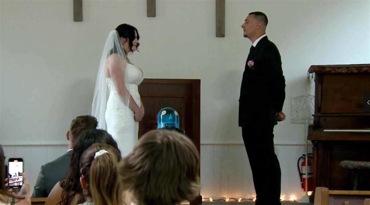 ChatGPT成婚礼新宠?机器人司仪让美国新人笑谈科技与爱情的奇遇! ChatGPT成婚礼新宠?机器人司仪让美国新人笑谈科技与爱情的奇遇!