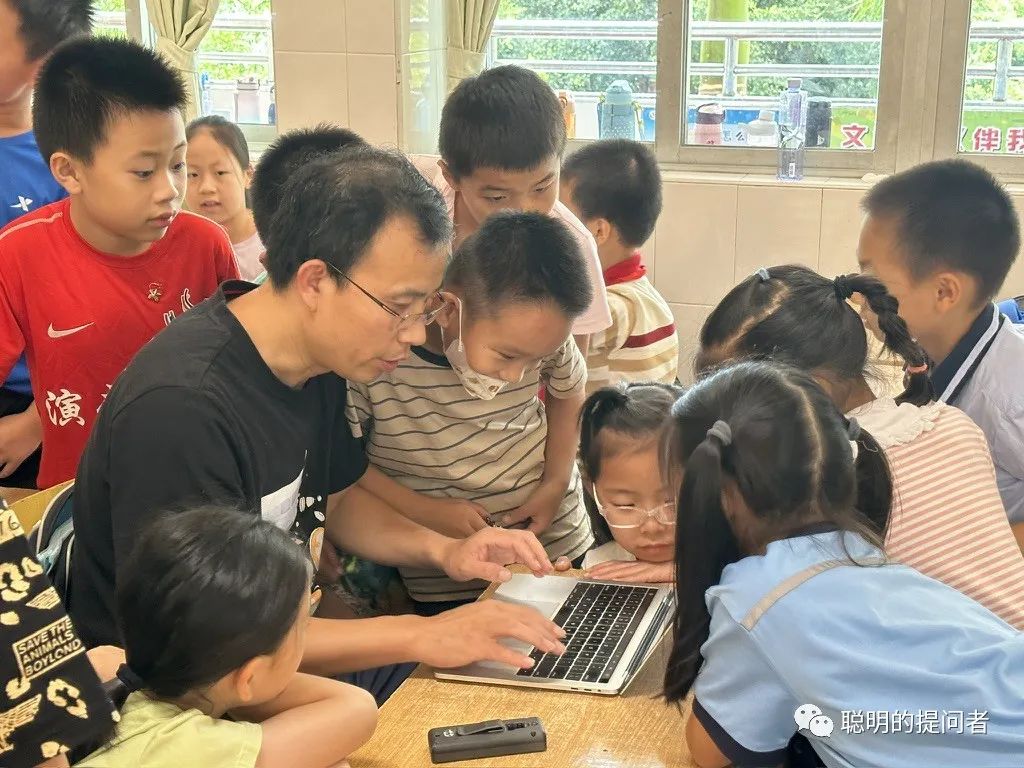 火腿肠藏书包?孩子们ChatGPT问题大哉哉!24个奇妙问答,一窥小脑袋秘密 火腿肠藏书包?孩子们ChatGPT问题大哉哉!24个奇妙问答,一窥小脑袋秘密