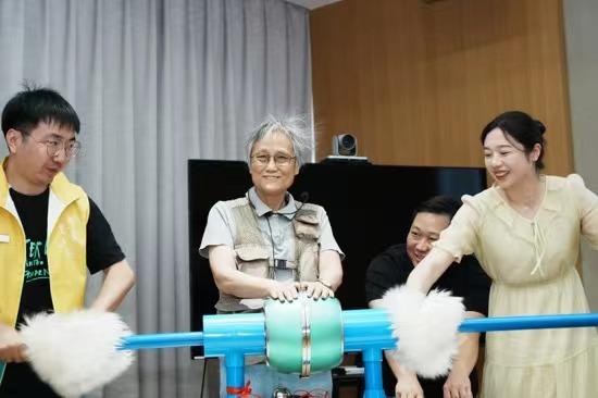 提问的力量:好问题引领科技探索未来?揭秘桃浦镇‘好奇心大讲堂’! 提问的力量:好问题引领科技探索未来?揭秘桃浦镇‘好奇心大讲堂’!