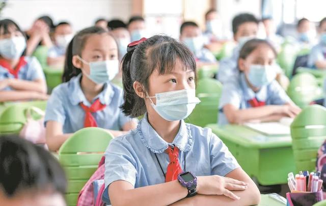 《AI颠覆世界:ChatGPT引发的人类思考》 《AI颠覆世界:ChatGPT引发的人类思考》