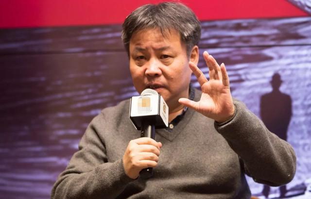 《AI颠覆世界:ChatGPT引发的人类思考》 《AI颠覆世界:ChatGPT引发的人类思考》