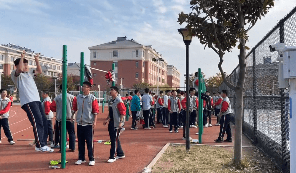 厉害了!莱西这个学校的体育课有了“AI”老师 厉害了!莱西这个学校的体育课有了“AI”老师