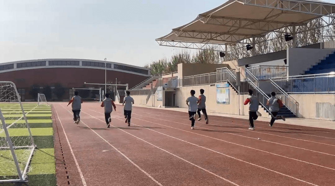 厉害了!莱西这个学校的体育课有了“AI”老师 厉害了!莱西这个学校的体育课有了“AI”老师