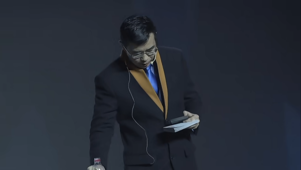 汤老师归来?商汤用AI让经典永续,创新年会再掀高潮! 汤老师归来?商汤用AI让经典永续,创新年会再掀高潮!