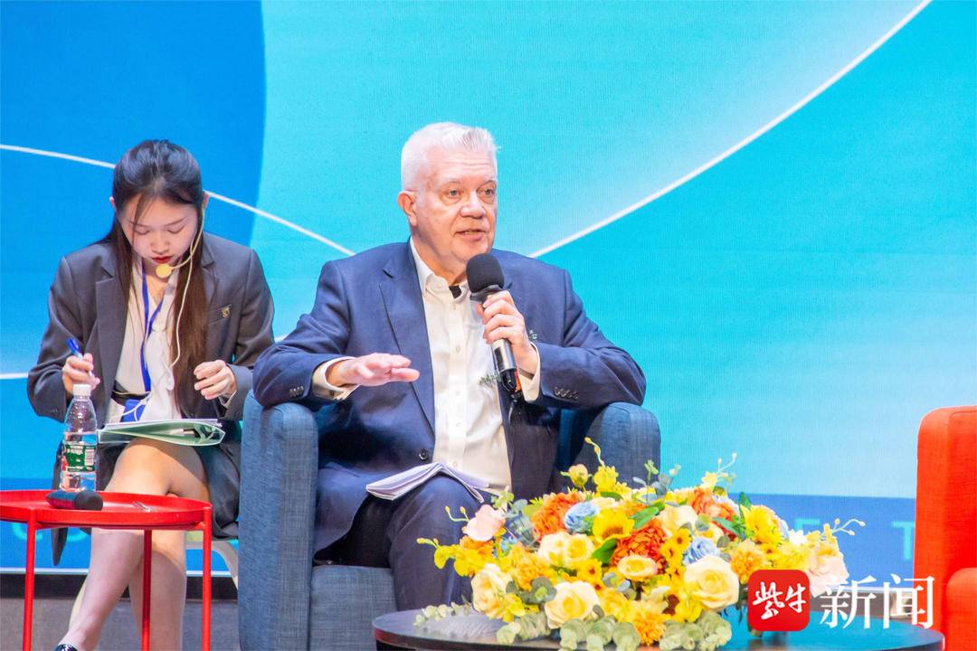 教育未来论坛热议:AI时代,我们如何学习?教师何去何从? 教育未来论坛热议:AI时代,我们如何学习?教师何去何从?