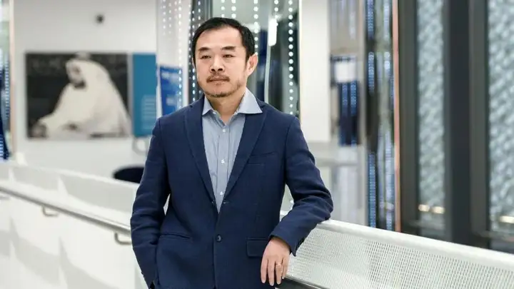 如何在AI变革中重塑高等教育?MBZUAI校长邢波的教育新思路 如何在AI变革中重塑高等教育?MBZUAI校长邢波的教育新思路