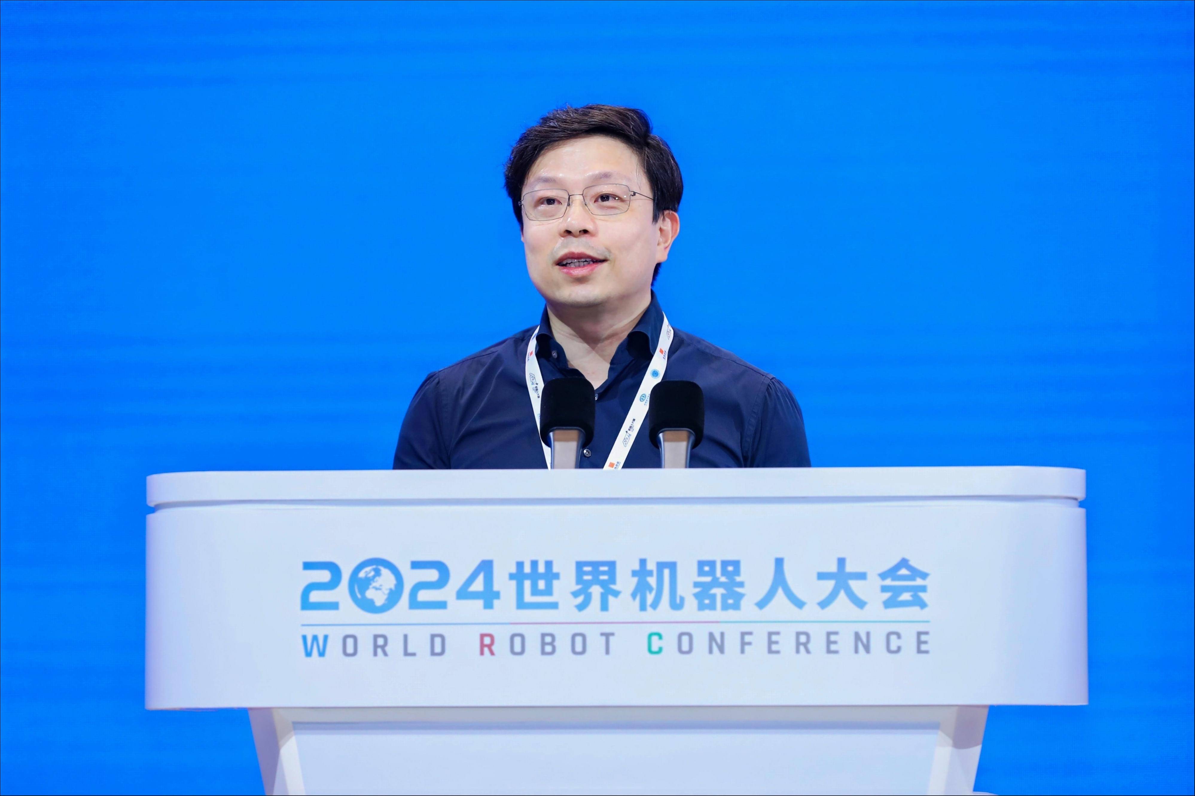 对话香港科技大学教授贾佳亚：AI大模型的巨大缺陷是没有人格和悲喜｜钛媒体AGI