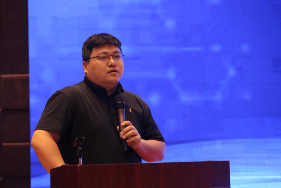 “智教前沿：AI大模型技术教师研修坊”在青岛举行