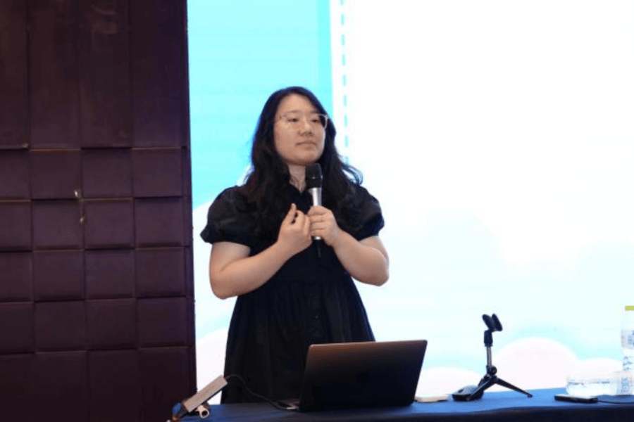 “智教前沿：AI大模型技术教师研修坊”在青岛举行