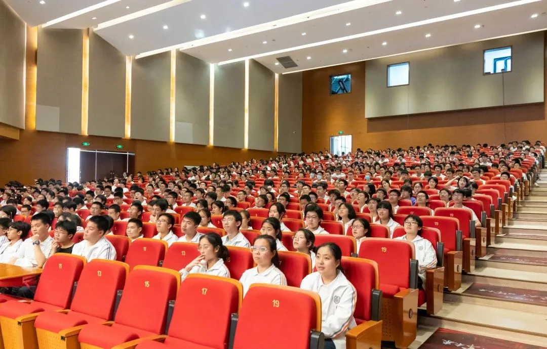 新闻|Chat GPT这波有点潮!浙大吴健教授莅临学军海创开讲人工智能和医学啦! 新闻|Chat GPT这波有点潮!浙大吴健教授莅临学军海创开讲人工智能和医学啦!