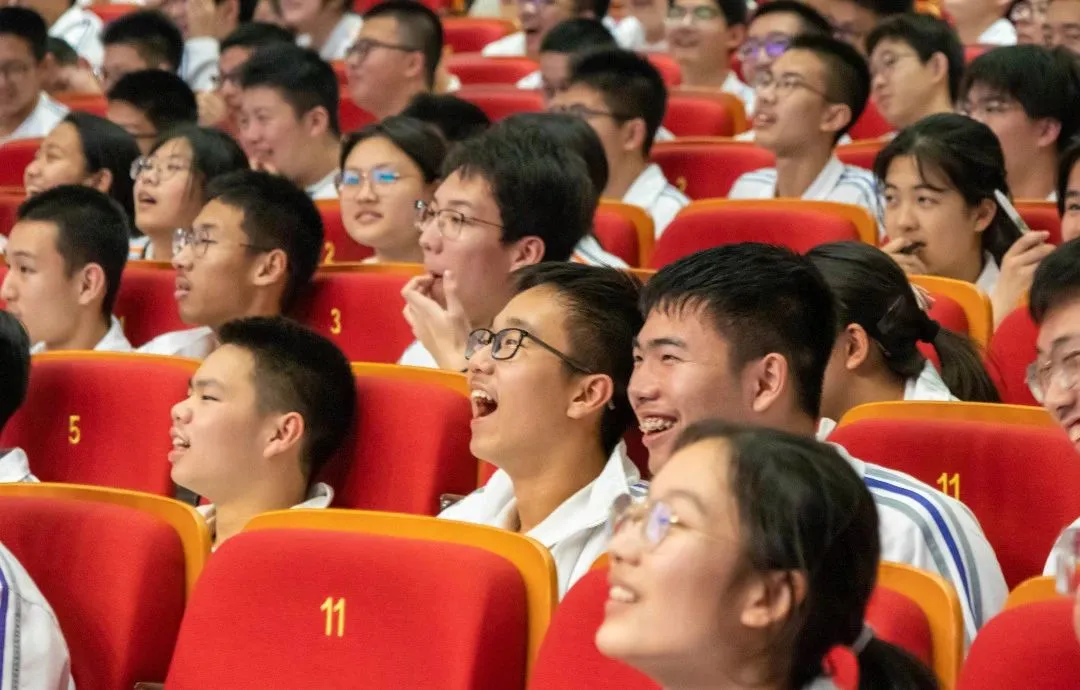 新闻|Chat GPT这波有点潮!浙大吴健教授莅临学军海创开讲人工智能和医学啦! 新闻|Chat GPT这波有点潮!浙大吴健教授莅临学军海创开讲人工智能和医学啦!