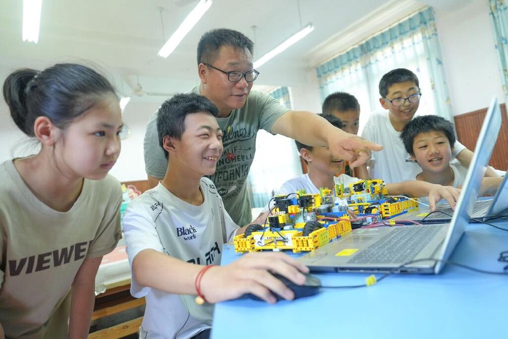 百姓故事 | 不一样的乡村“AI教师”