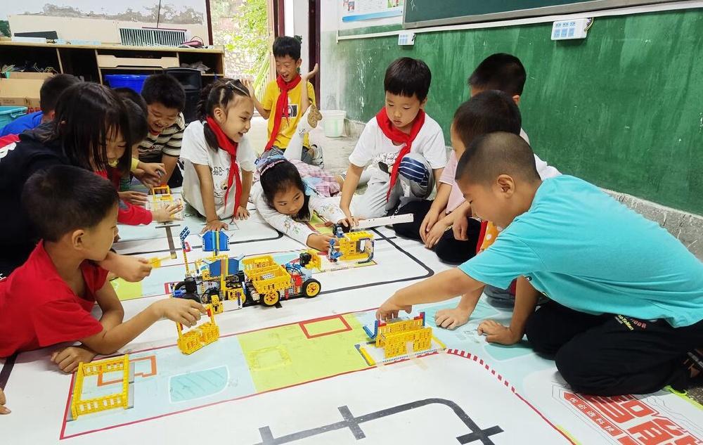 百姓故事 | 不一样的乡村“AI教师”