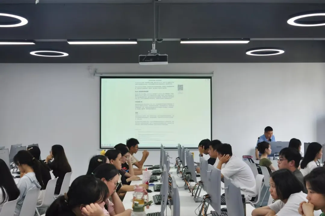 讲坛回顾 | 创业加速器：利用AI工具优化公文写作流程