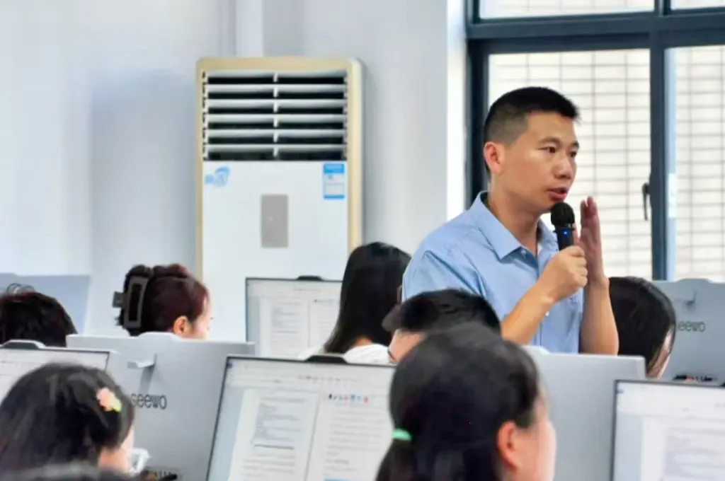 讲坛回顾 | 创业加速器：利用AI工具优化公文写作流程