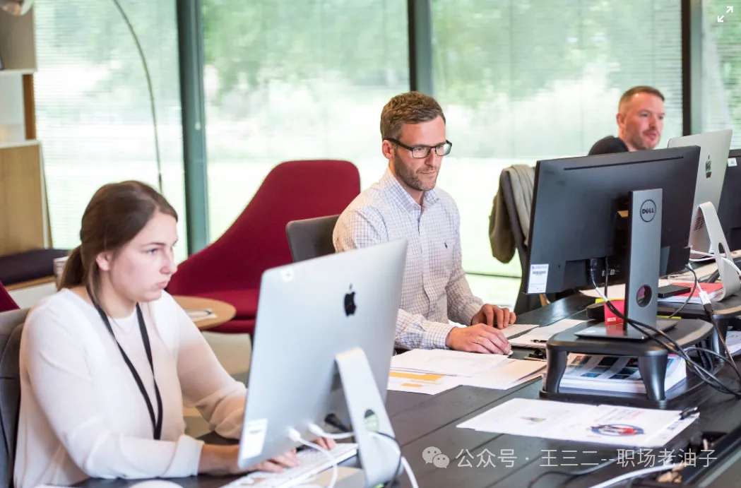 AI 时代,掌握这些工具,职场不被淘汰 AI 时代,掌握这些工具,职场不被淘汰